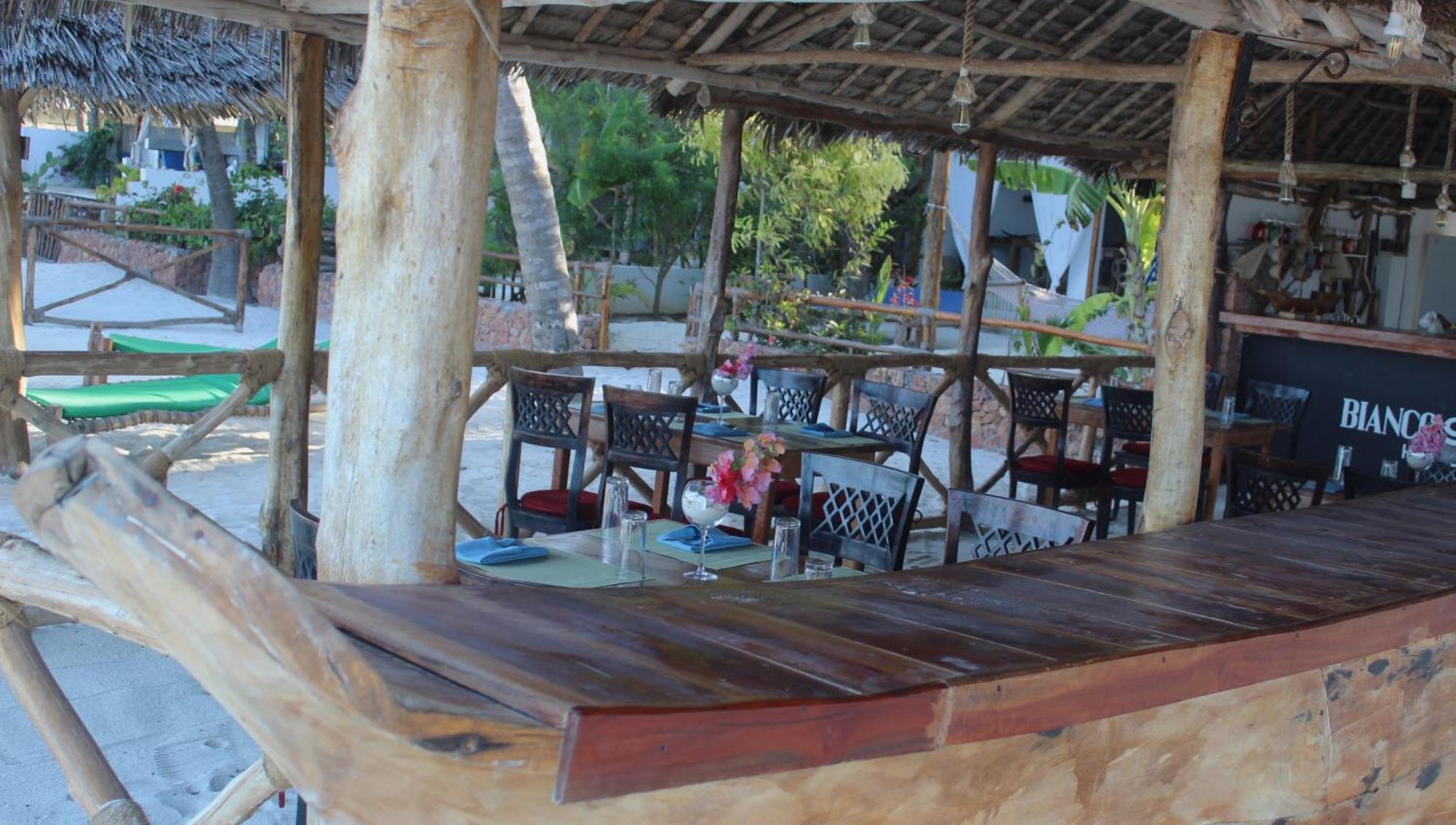 Bianco Azzurro Hotel & Restaurant Pwani Mchangani Buitenkant foto