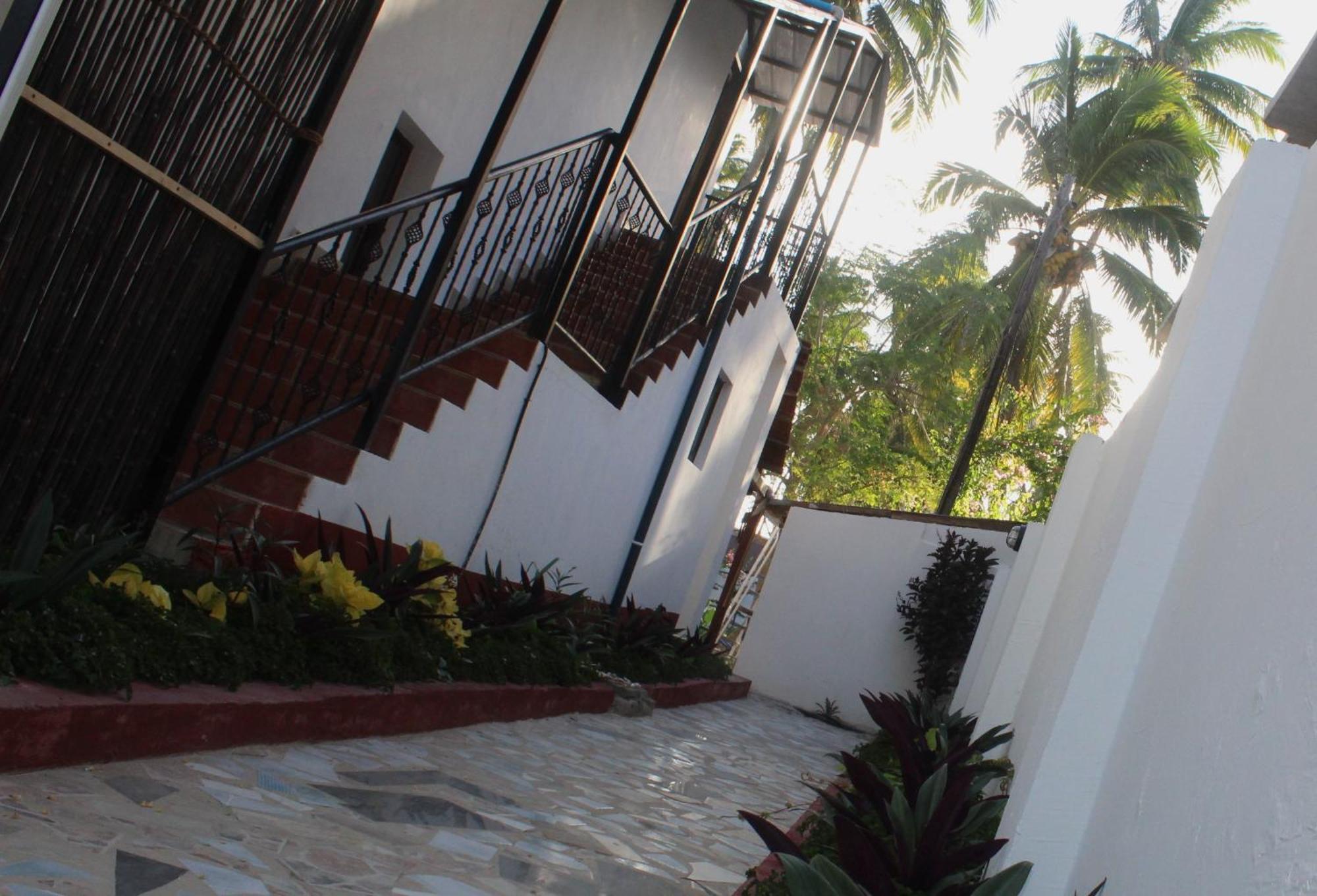 Bianco Azzurro Hotel & Restaurant Pwani Mchangani Buitenkant foto