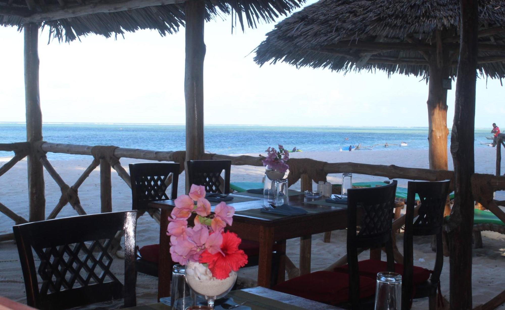 Bianco Azzurro Hotel & Restaurant Pwani Mchangani Buitenkant foto