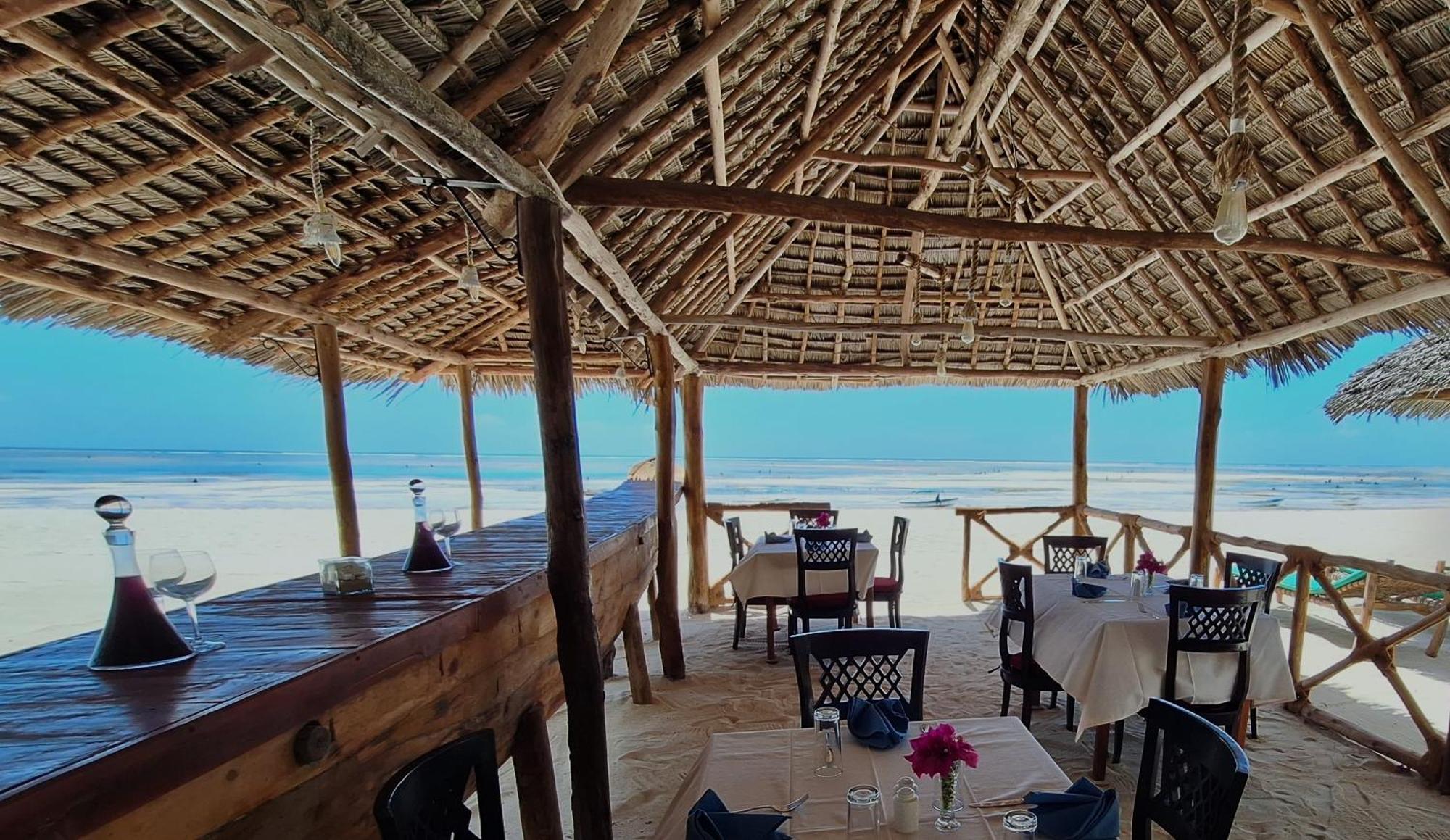 Bianco Azzurro Hotel & Restaurant Pwani Mchangani Buitenkant foto